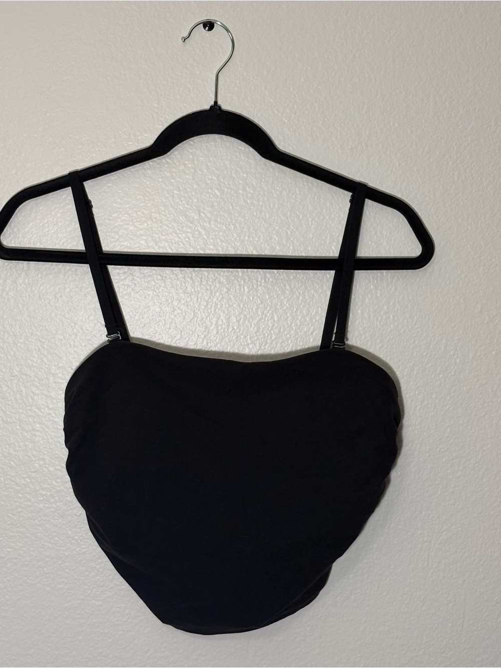 Fabletics Luxe 360 Sleek Built-In Bra Tank Medium Black Dahlia NWT